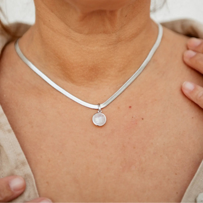 Maansteen - Voor vrouwen die durven leven vanuit intuïtie & vrouwelijke energie